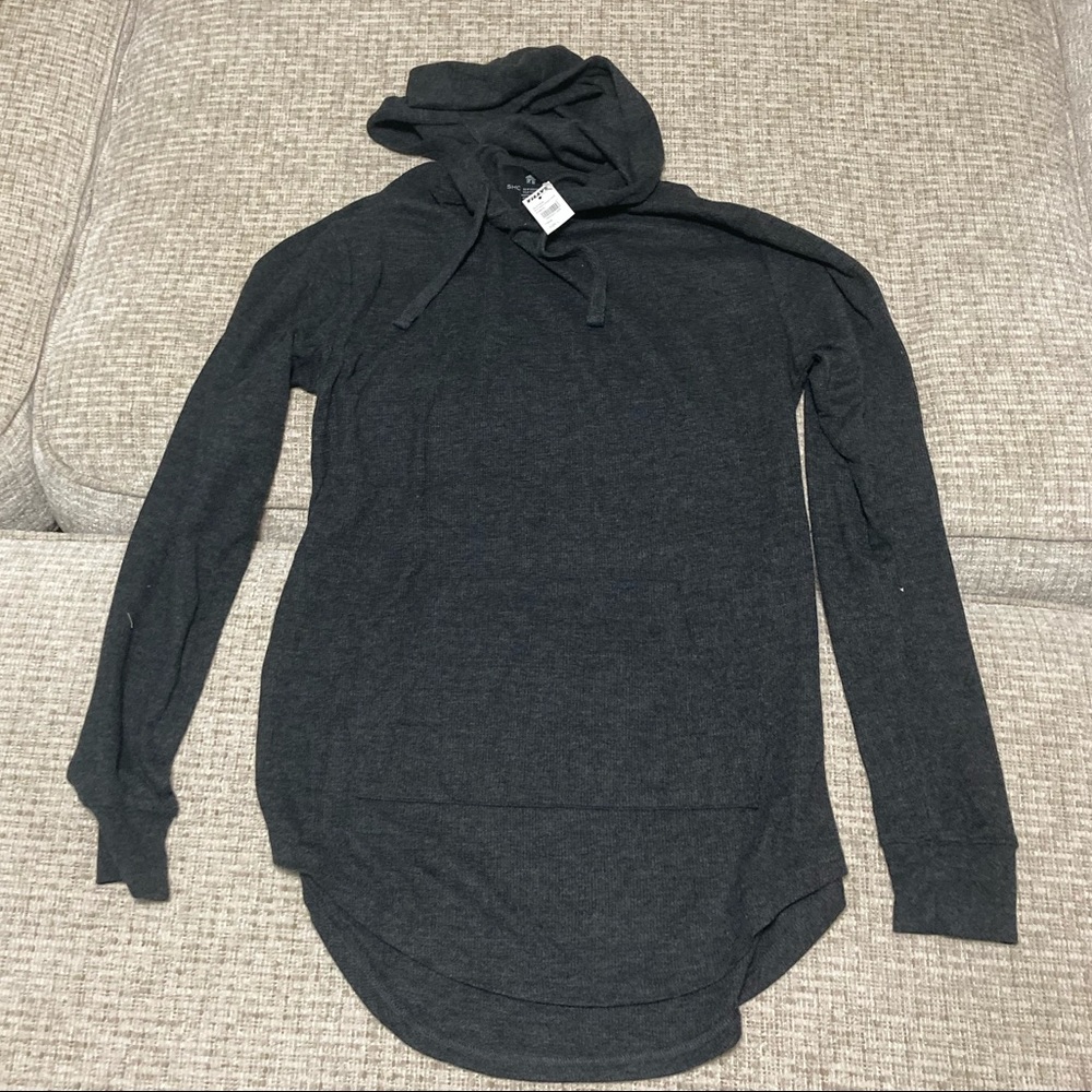 New w tags.  Men’s scalloped sweatshirt.